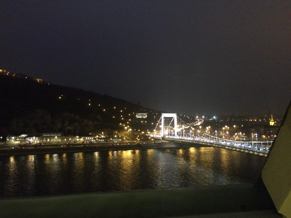 Riverside Flat With King Castle View Budapest Bagian luar foto